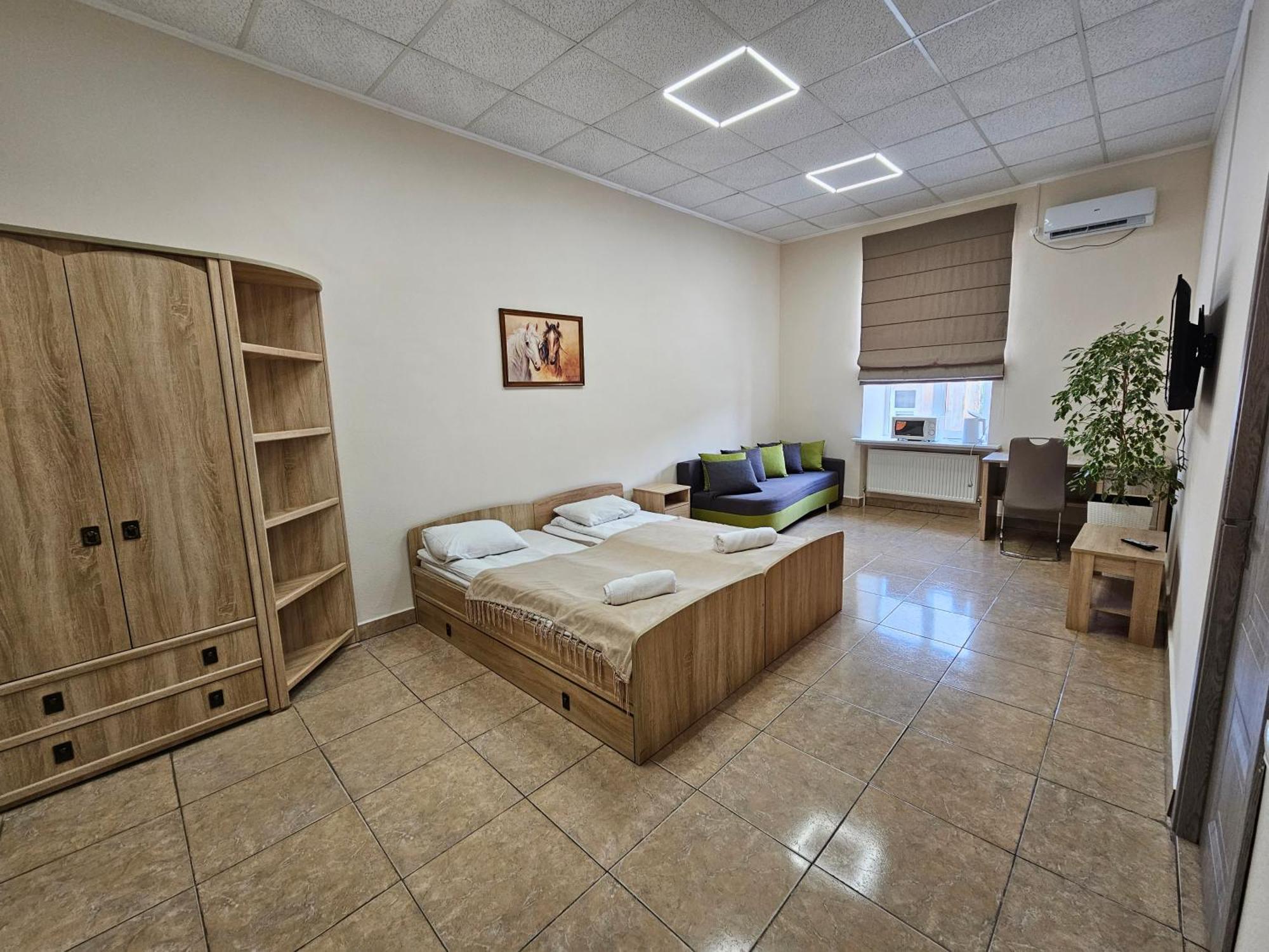 Coin Apartments & Poshtel Tjernivtsi Eksteriør billede