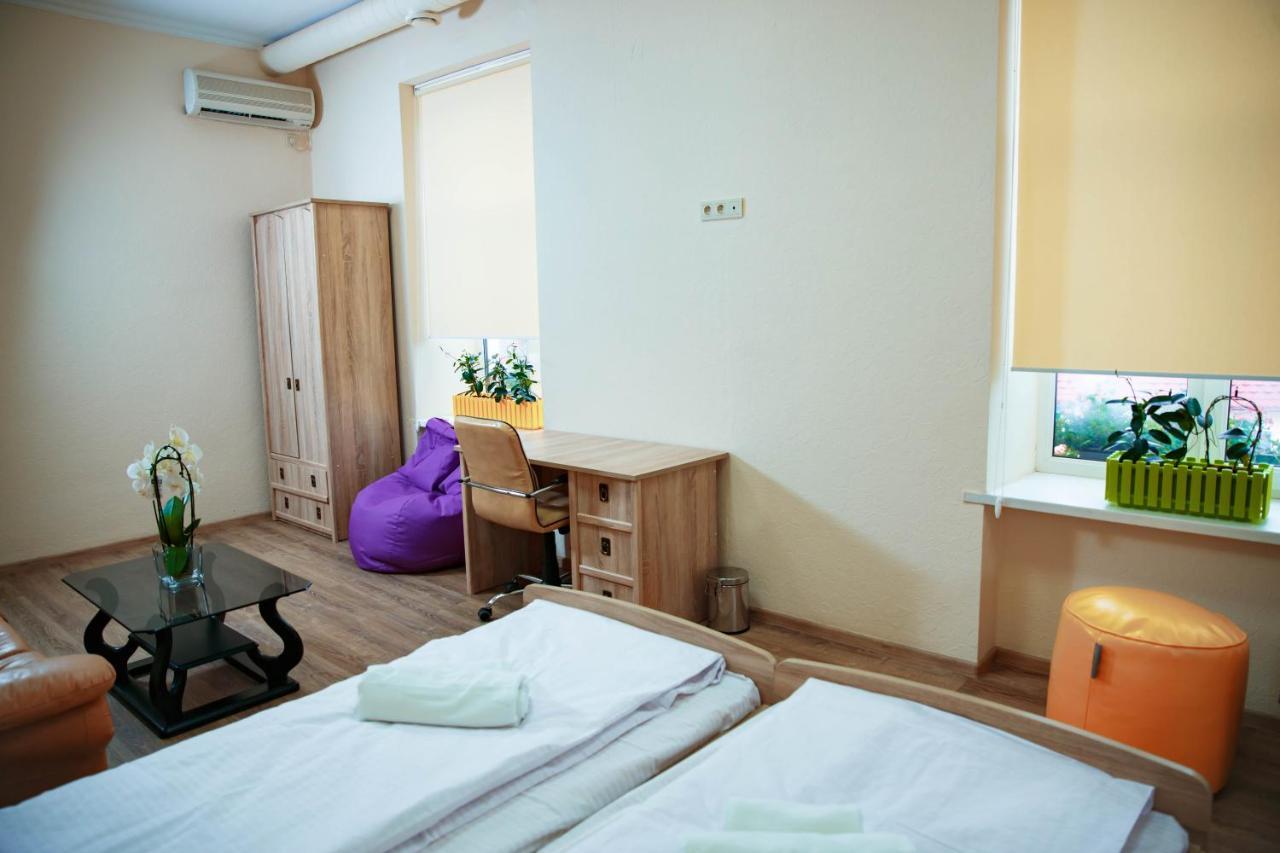 Coin Apartments & Poshtel Tjernivtsi Eksteriør billede