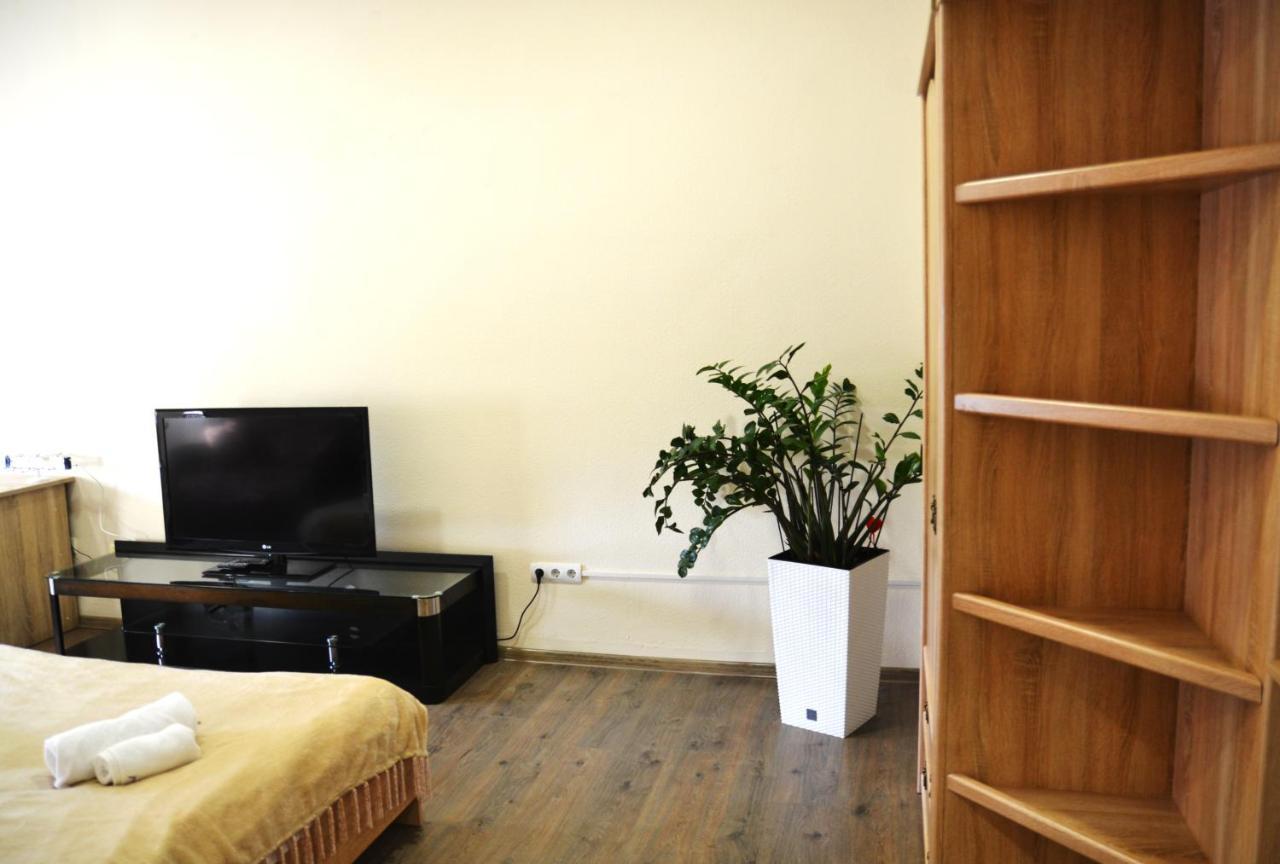 Coin Apartments & Poshtel Tjernivtsi Eksteriør billede