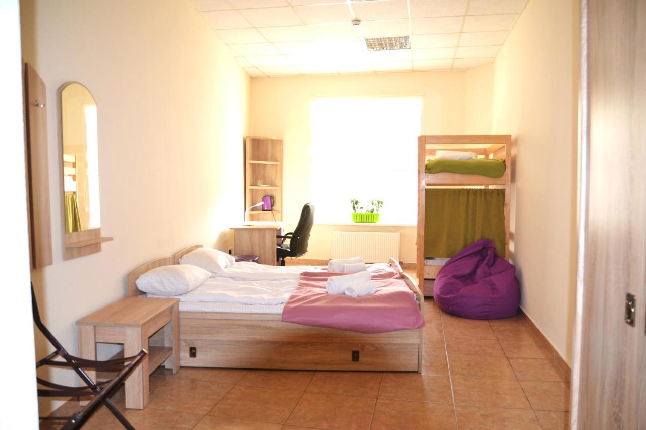 Coin Apartments & Poshtel Tjernivtsi Eksteriør billede