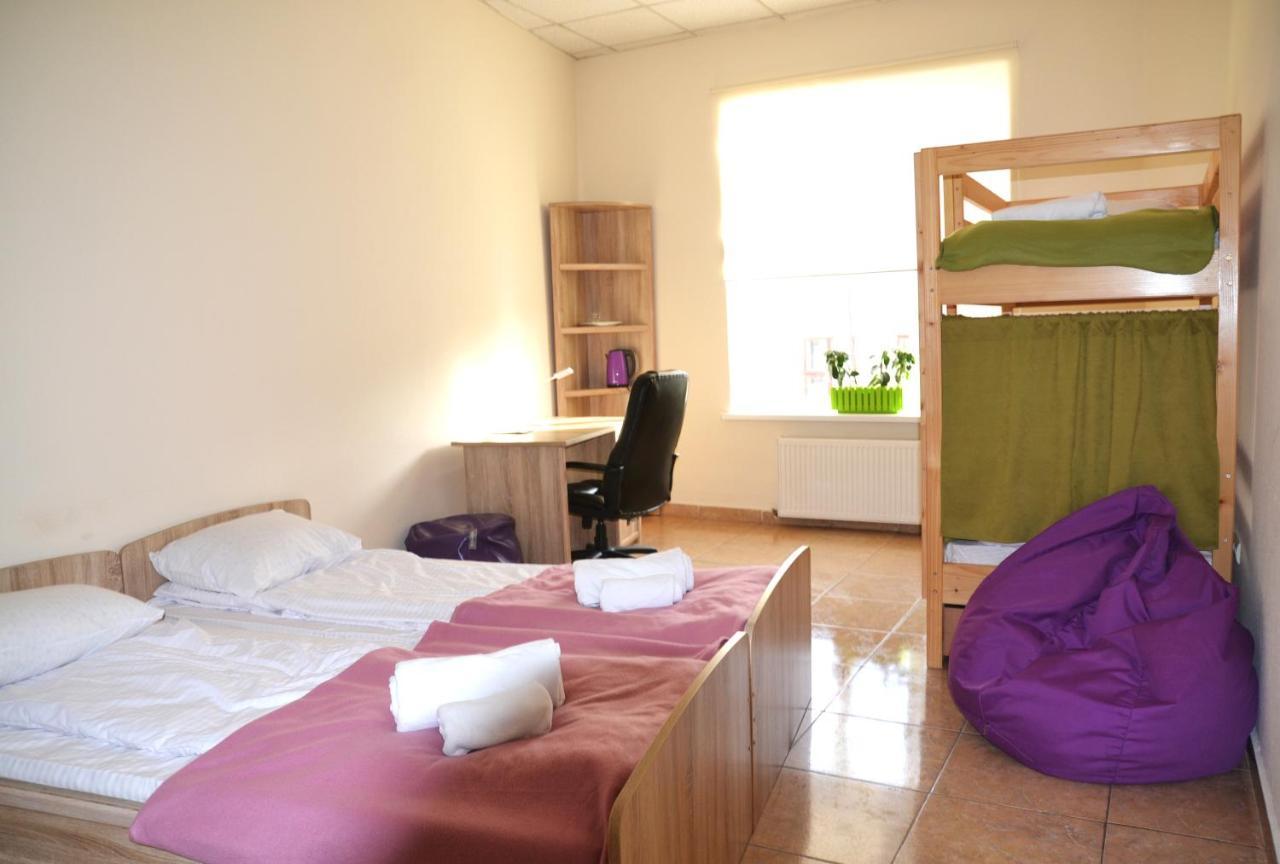 Coin Apartments & Poshtel Tjernivtsi Eksteriør billede